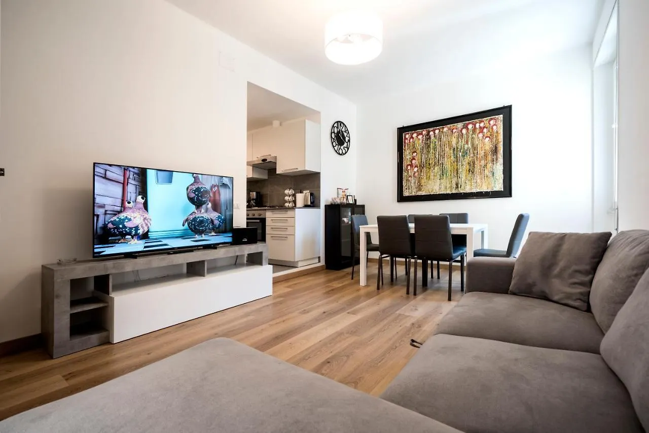 Gemelli Sweet Holiday Appio Apartment Rome